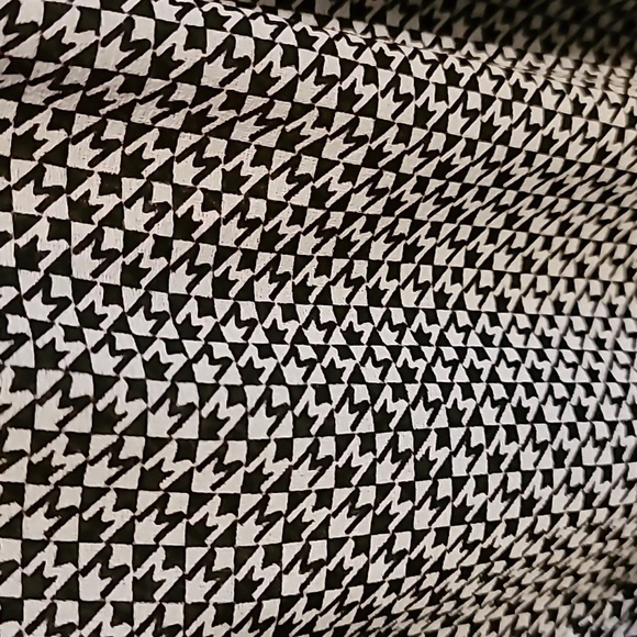 Max Studio Surplice High Low Long Sleeve Blouse  Black Sz large - Picture 3 of 3